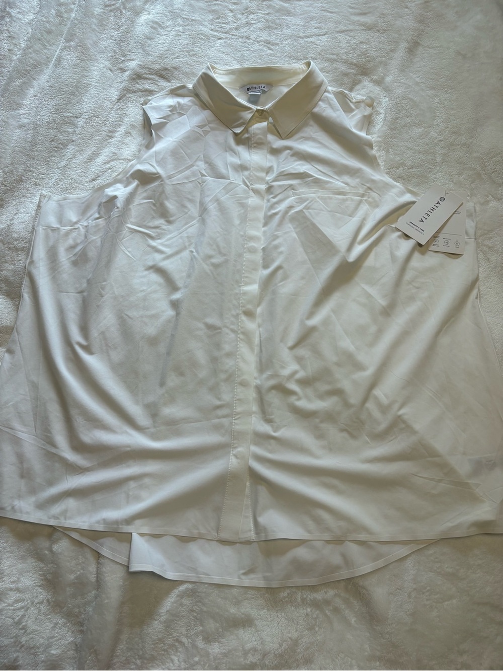 NWT ATHLETA SLEEVELESS BUTTON-DOWN TOP